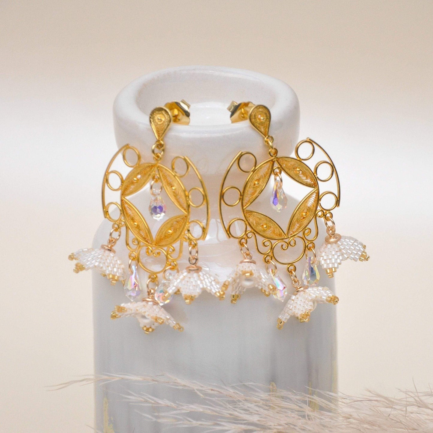 Aretes Chandelier in Flowers - Ana Lince Accesorios - Accesorios para Mujer - Atemporales & Sostenibles